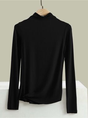 Women's Black Long-Sleeve Mock Neck Top